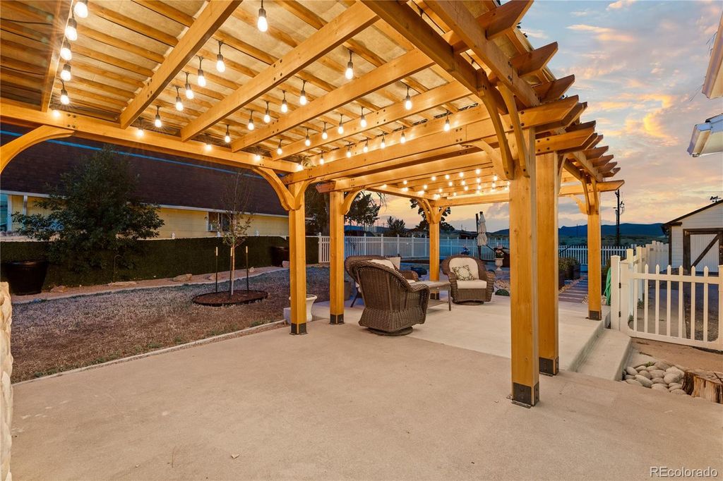 Image 30 of property listing at 7819 Hill Crest Drive, Louviers, CO 80131