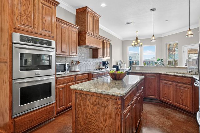 10204 E County Rd 103, Midland, TX 79706