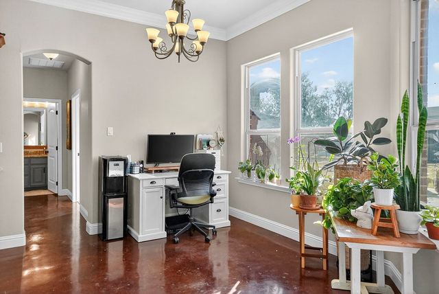 10204 E County Rd 103, Midland, TX 79706