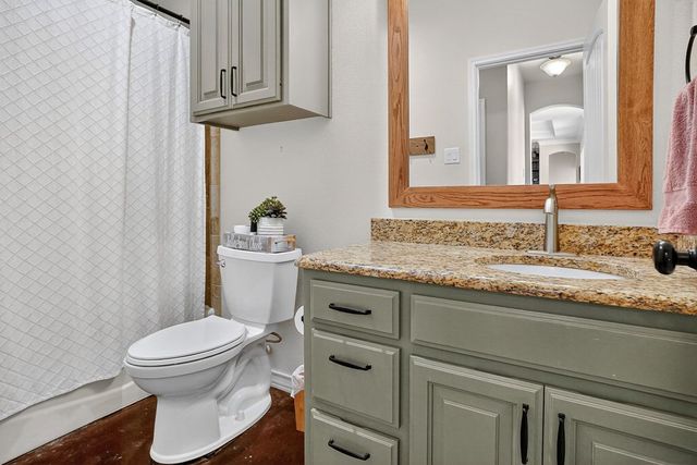 10204 E County Rd 103, Midland, TX 79706