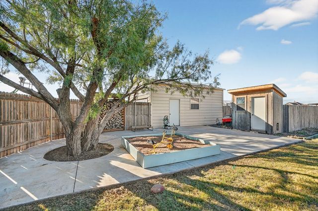 10204 E County Rd 103, Midland, TX 79706