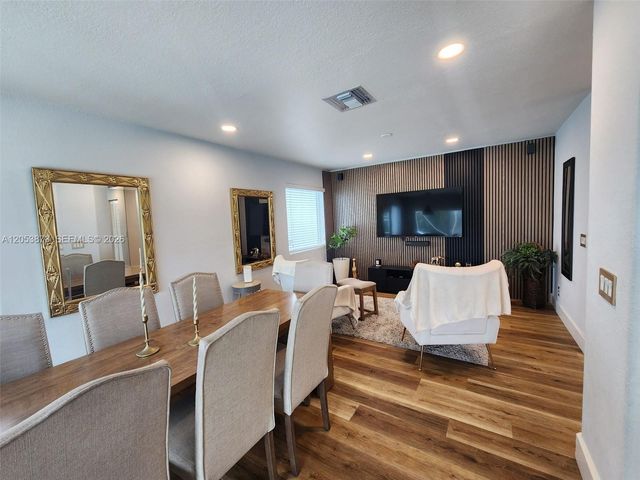 594 Spinnaker, Weston, FL 33326