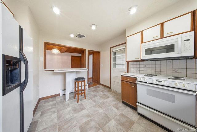 11 5th Avenue, Newburgh, NY 12550