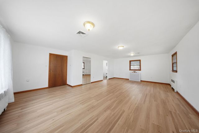 11 5th Avenue, Newburgh, NY 12550