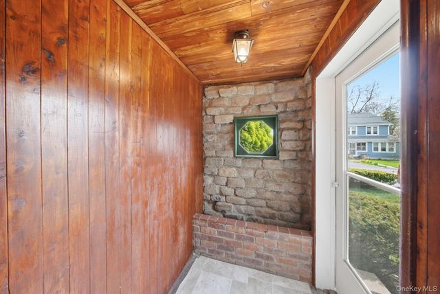 11 5th Avenue, Newburgh, NY 12550