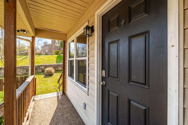 5507 Hill Ct, Nashville, TN 37220