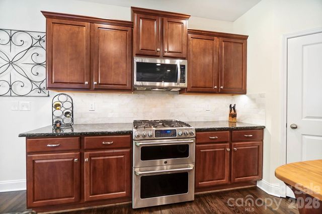 13326 Fairington Oaks Drive, Mint Hill, NC 28227