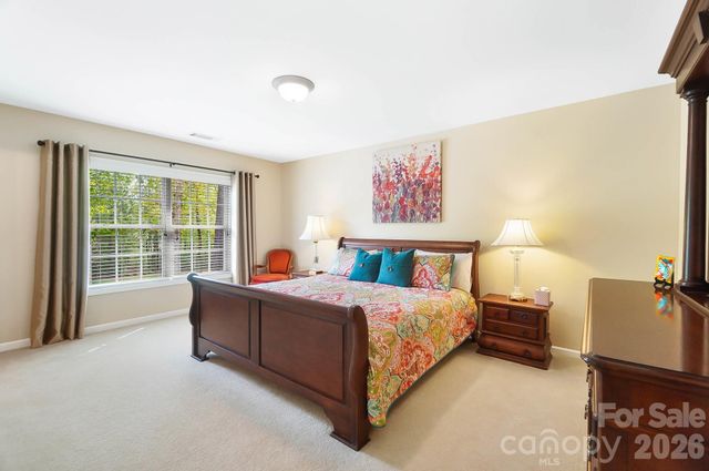 13326 Fairington Oaks Drive, Mint Hill, NC 28227