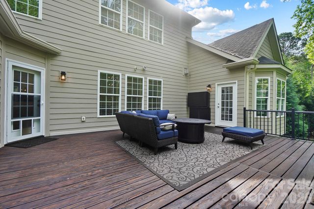 13326 Fairington Oaks Drive, Mint Hill, NC 28227