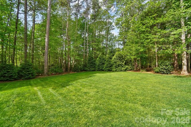 13326 Fairington Oaks Drive, Mint Hill, NC 28227