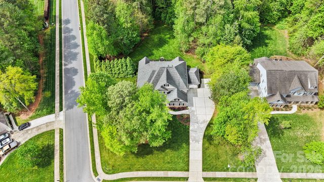 13326 Fairington Oaks Drive, Mint Hill, NC 28227