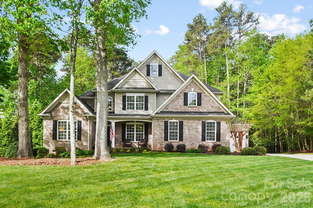 13326 Fairington Oaks Drive, Mint Hill, NC 28227