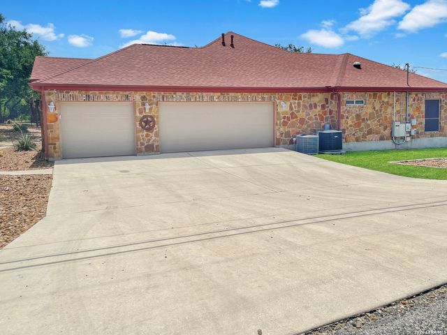 26335 Shady Acres, San Antonio, TX 78260