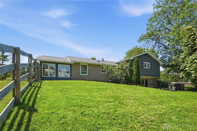 1801 Burgundy Lane, Washington Twp, OH 45459