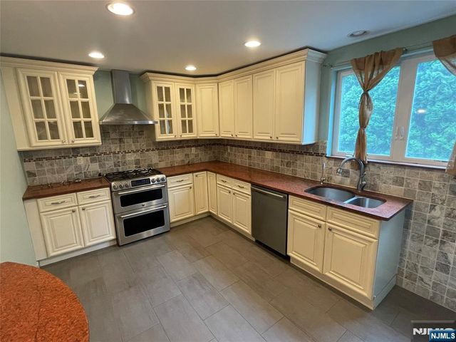 485 Maple Avenue, Teaneck, NJ 07666