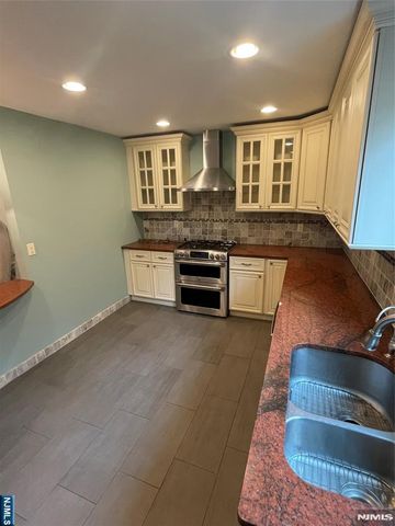 485 Maple Avenue, Teaneck, NJ 07666