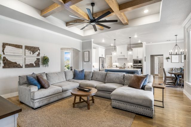 123 S Silver Saddle Trail, Weatherford, TX 76087