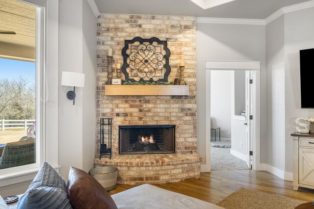 123 S Silver Saddle Trail, Weatherford, TX 76087