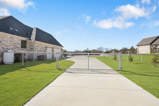 123 S Silver Saddle Trail, Weatherford, TX 76087