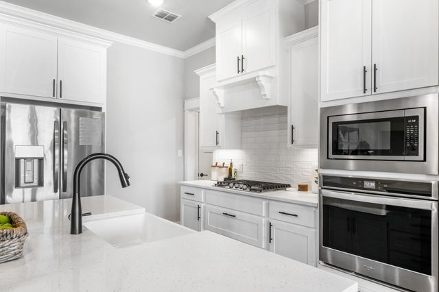 123 S Silver Saddle Trail, Weatherford, TX 76087