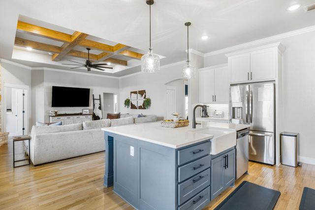 123 S Silver Saddle Trail, Weatherford, TX 76087