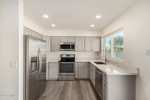 18406 N 55TH Avenue, Glendale, AZ 85308