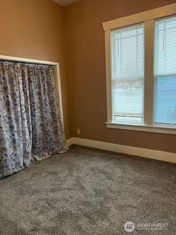 1210 E Main, Puyallup, WA 98372