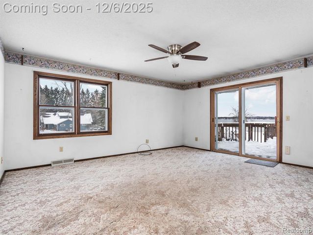 5886 S Green Avenue, Fremont, MI 49412