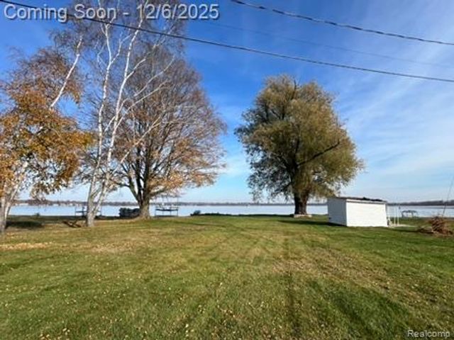 5886 S Green Avenue, Fremont, MI 49412