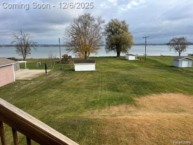 5886 S Green Avenue, Fremont, MI 49412