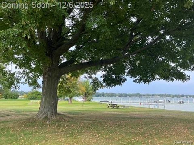 5886 S Green Avenue, Fremont, MI 49412