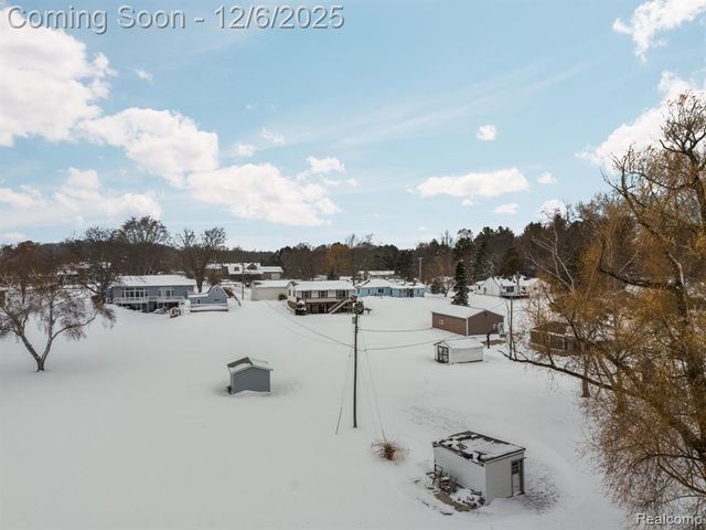 5886 S Green Avenue, Fremont, MI 49412