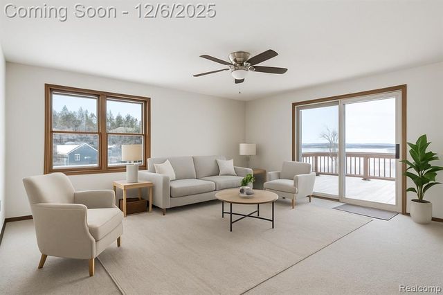 5886 S Green Avenue, Fremont, MI 49412