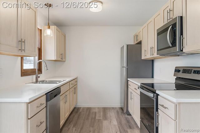 5886 S Green Avenue, Fremont, MI 49412