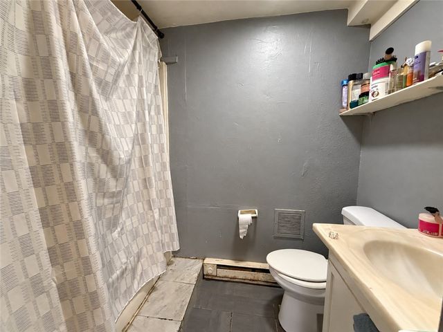 84 Seamans Street, Providence, RI 02908