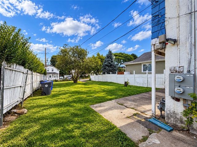 84 Seamans Street, Providence, RI 02908