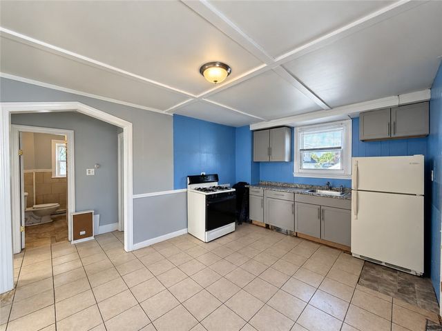 84 Seamans Street, Providence, RI 02908