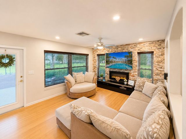 6461 Willoughby Circle, Lake Worth, FL 33463