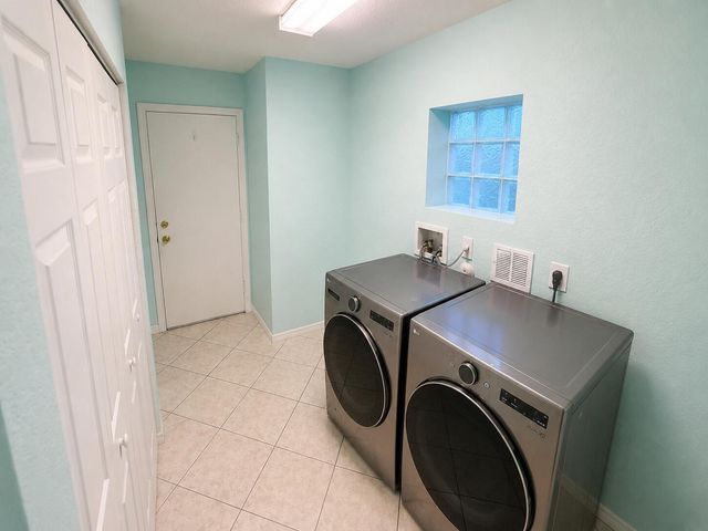 6461 Willoughby Circle, Lake Worth, FL 33463