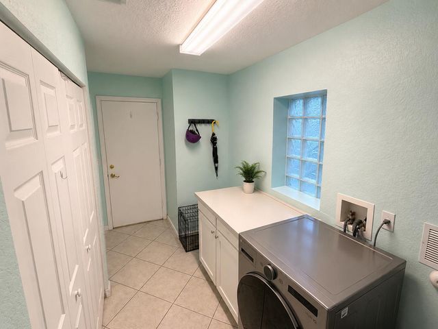 6461 Willoughby Circle, Lake Worth, FL 33463