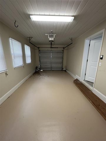 119 W 10TH AVENUE, Mount Dora, FL 32757