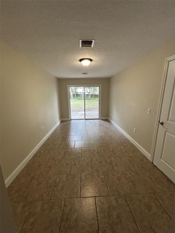 119 W 10TH AVENUE, Mount Dora, FL 32757