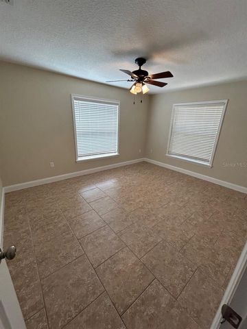 119 W 10TH AVENUE, Mount Dora, FL 32757