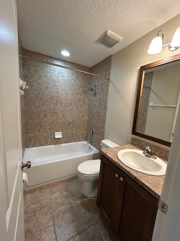119 W 10TH AVENUE, Mount Dora, FL 32757
