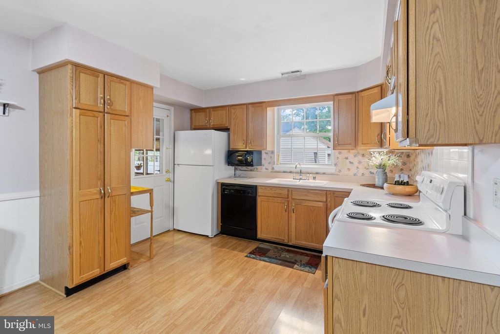 Image 12 of property listing at 635 DAVOL RD, Stevensville, MD 21666