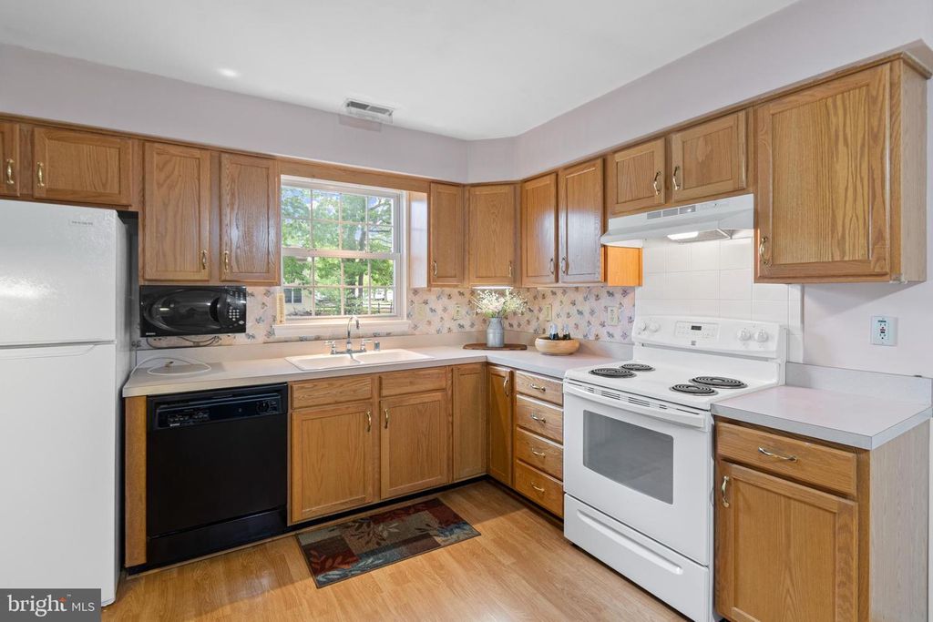 Image 13 of property listing at 635 DAVOL RD, Stevensville, MD 21666