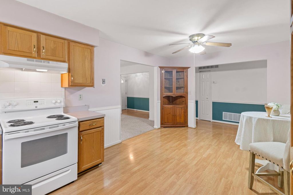 Image 15 of property listing at 635 DAVOL RD, Stevensville, MD 21666