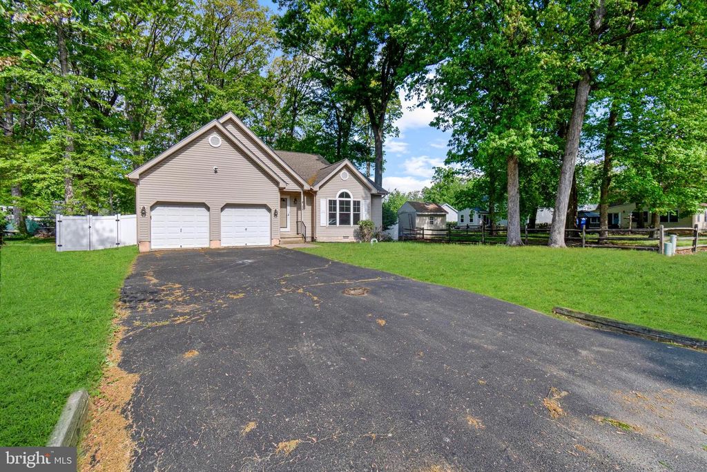 Image 4 of property listing at 635 DAVOL RD, Stevensville, MD 21666