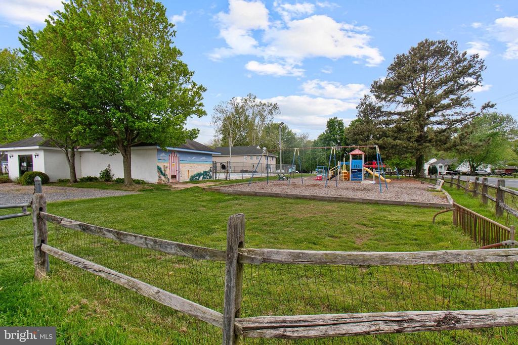 Image 41 of property listing at 635 DAVOL RD, Stevensville, MD 21666