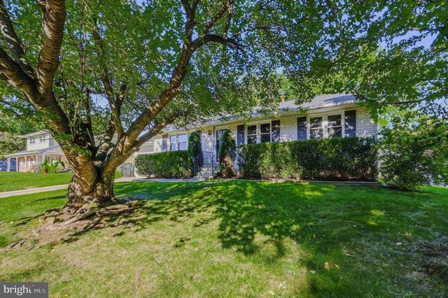 13 CORNWALL DR, Newark, DE 19711